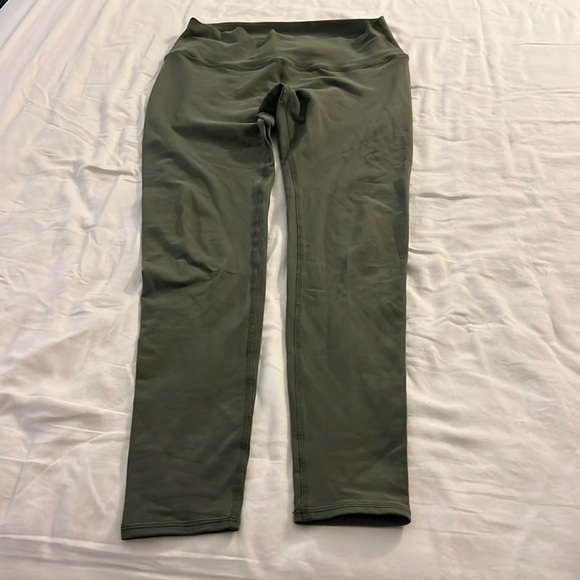 ALO Yoga Pants - Alo yoga airbrush leggings jungle size large